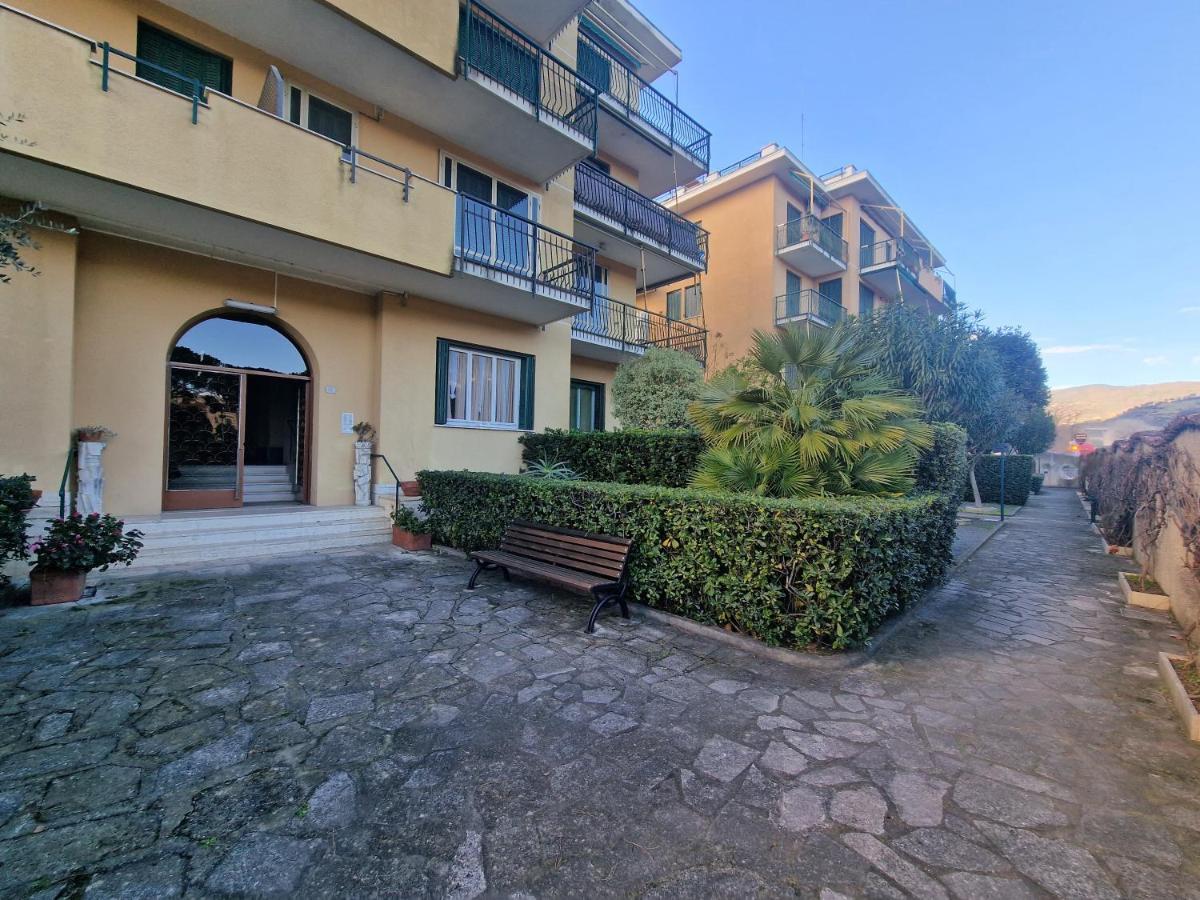 650 Metri Dal Mare - Wifi - Terrazzo - Piscina - A/C Apartment Pietra Ligure Exterior photo